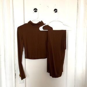Cute fall cocoa colored ribbed crop top and pant set for sale!